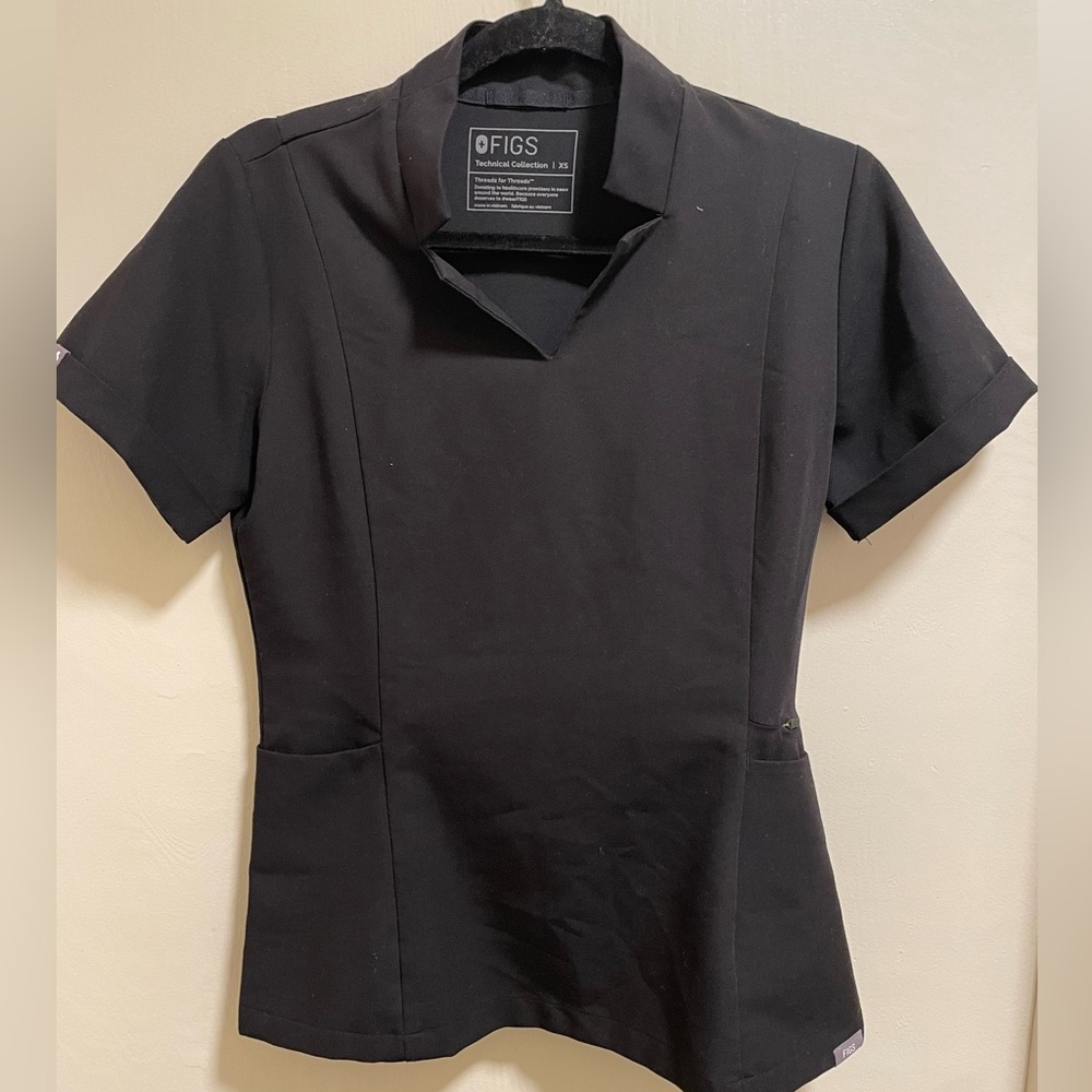 FIGS Black Scrub Top – XS | Technical Collection